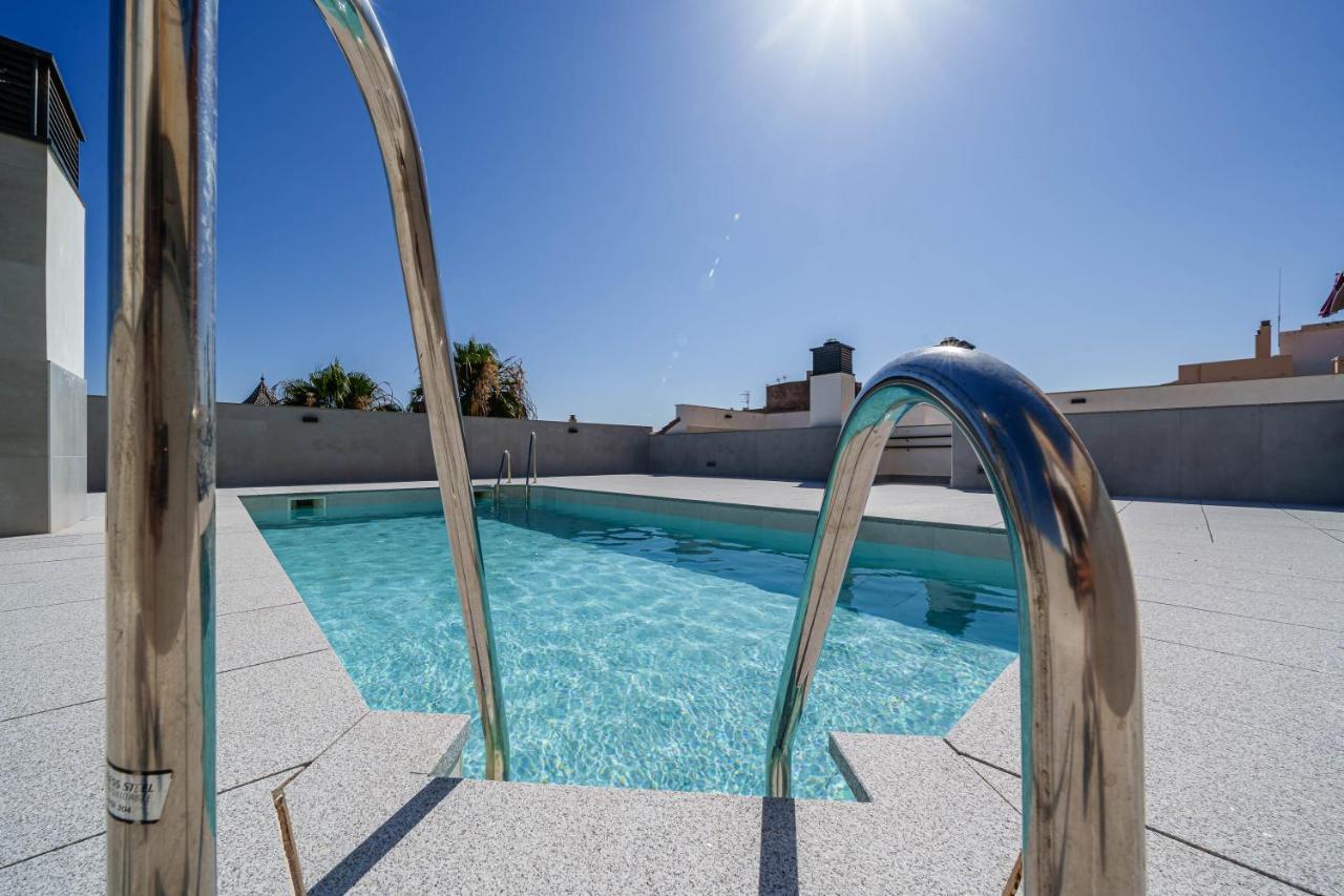 City Centre Pool & Parking Malaga Exterior photo
